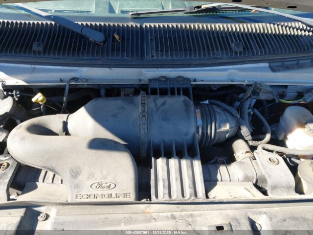 Ford E-150 Commercial Image 7