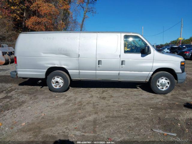 Ford E-150 Commercial Image 12