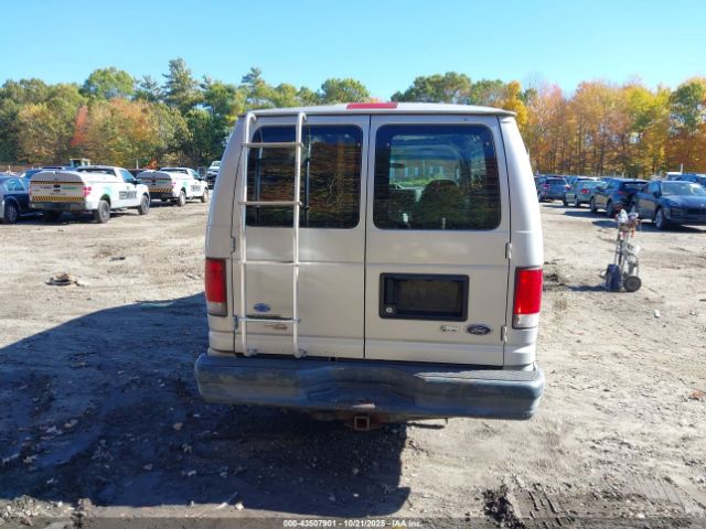 Ford E-150 Commercial Image 13