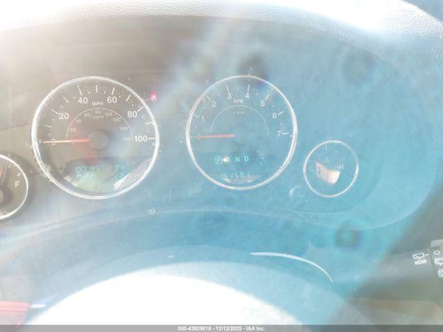 Jeep Wrangler Sahara Image 6