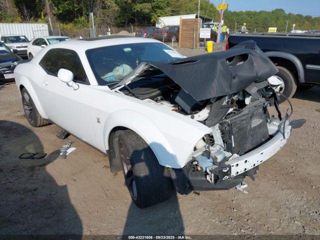  Salvage Dodge Challenger