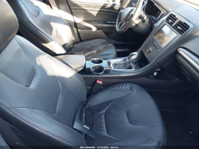 Ford Fusion Titanium Image 2