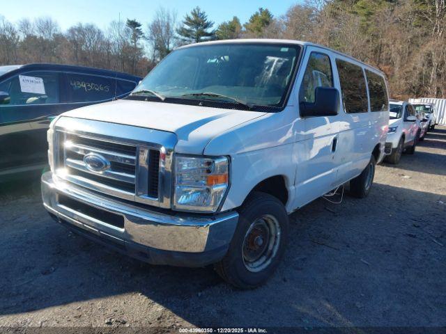 Ford E-350 Xlt Image 16