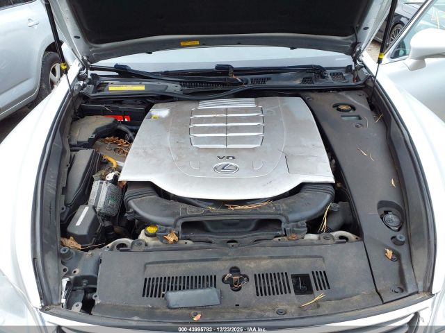Lexus LS Image 15