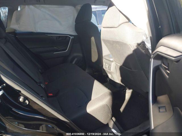 Toyota RAV4 Le Image 8