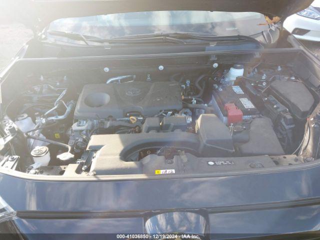 Toyota RAV4 Le Image 9