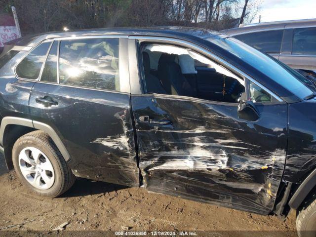 Toyota RAV4 Le Image 14