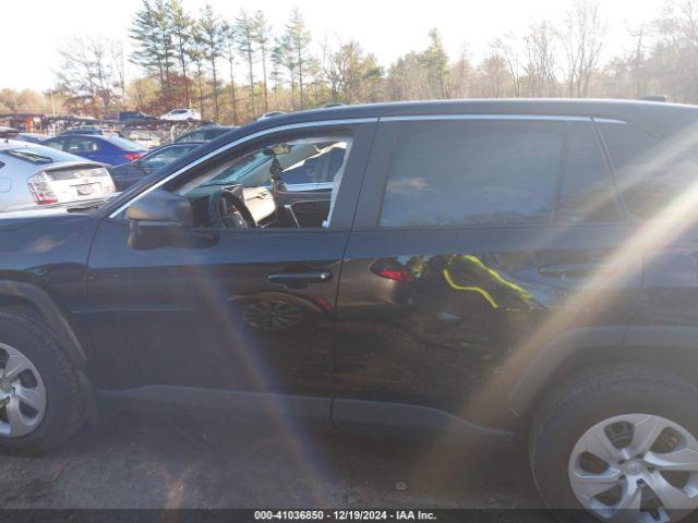 Toyota RAV4 Le Image 13