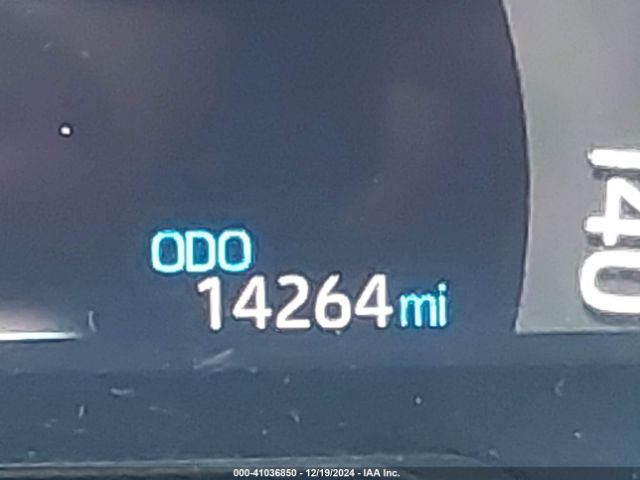 Toyota RAV4 Le Image 2