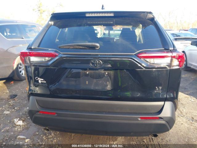 Toyota RAV4 Le Image 16