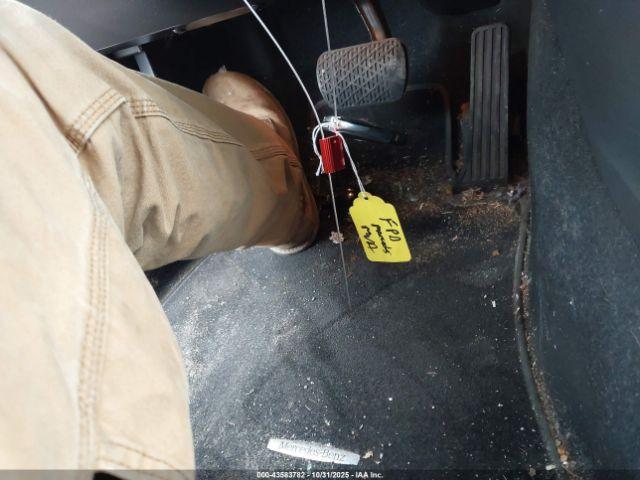 Mercedes-Benz E-Class 4matic Image 3