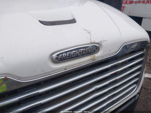 Freightliner M2 106 Medium Duty Image 16