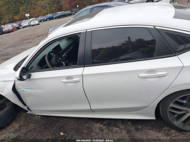 Honda Civic Touring Image 12