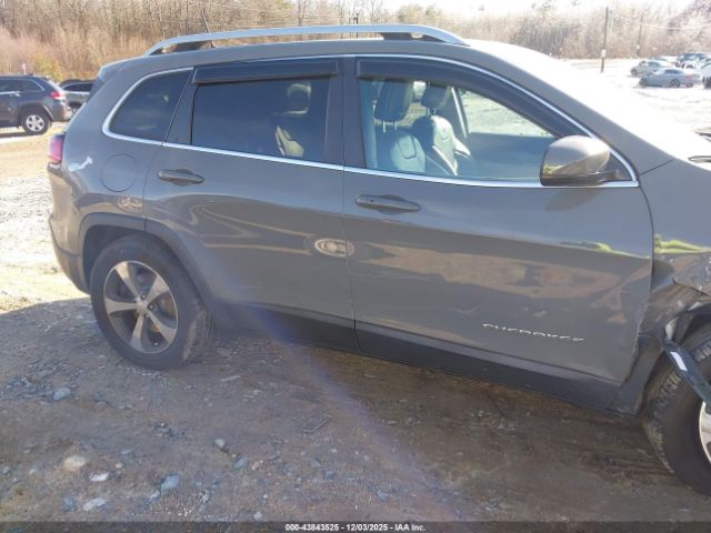 Jeep Cherokee Limited 4x4 Image 9