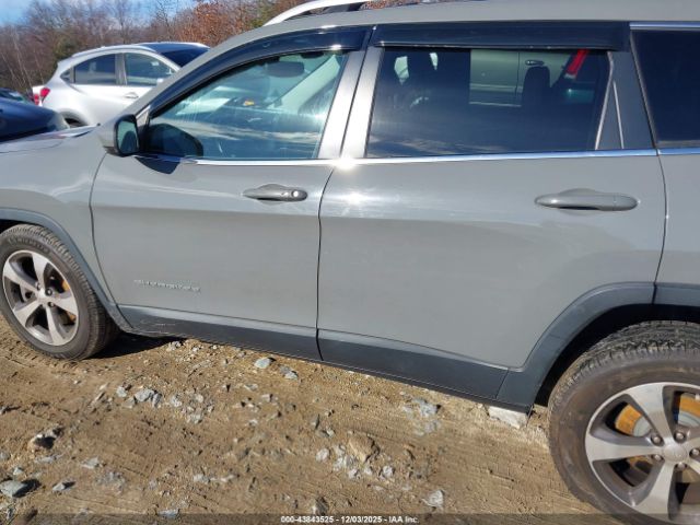 Jeep Cherokee Limited 4x4 Image 6