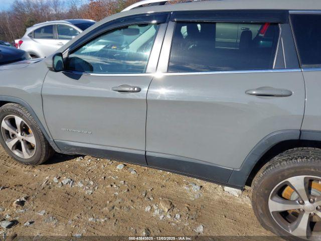 Jeep Cherokee Limited 4x4 Image 6