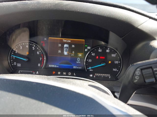 Ford Explorer Xlt Image 15