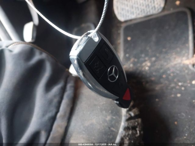 Mercedes-Benz E-Class Image 10