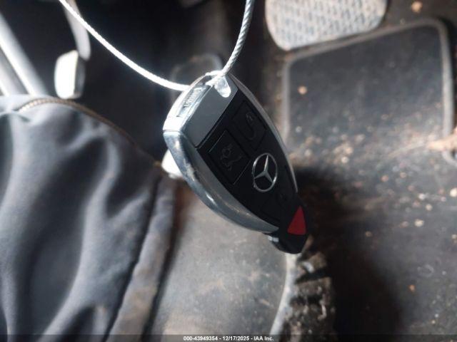 Mercedes-Benz E-Class Image 10