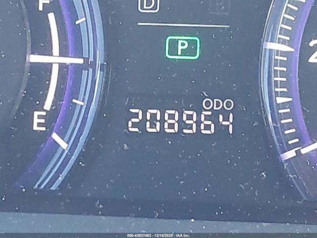 Lexus HS 250h Premium Image 2