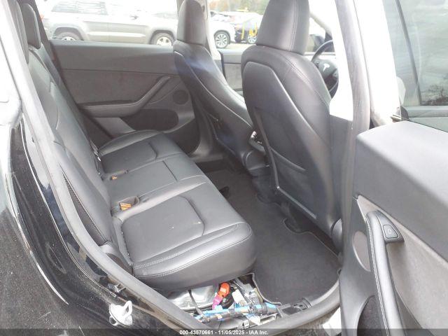 Tesla Model Y Image 6