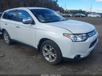  Salvage Mitsubishi Outlander