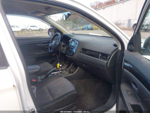 Mitsubishi Outlander Se Image 3