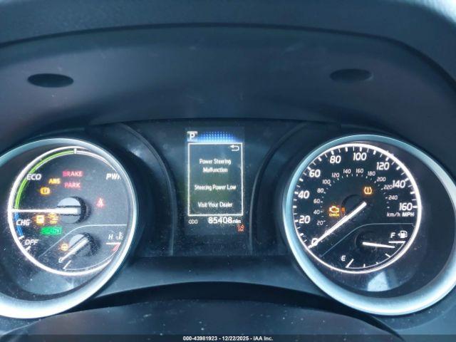 Toyota Camry Le Hybrid Image 10