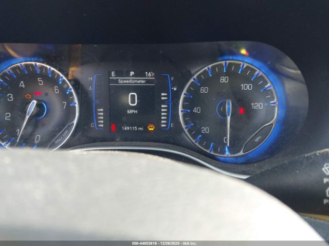 Chrysler Pacifica Touring L Image 12