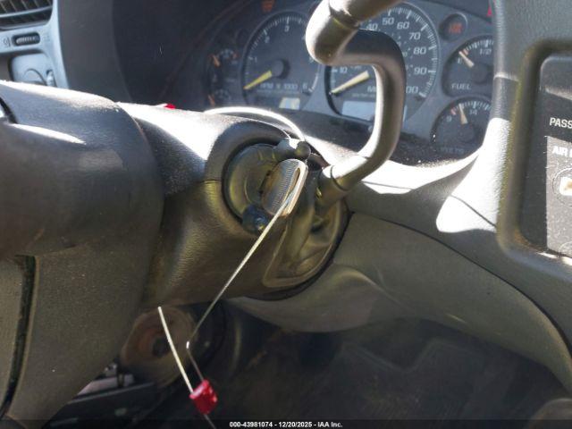 Chevrolet S-10 Ls Image 12