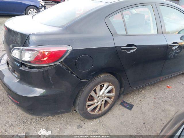 Mazda Mazda3 I Touring Image 2