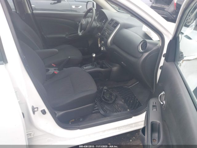 Nissan Versa 1.6 Sv Image 12
