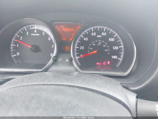 Nissan Versa 1.6 Sv Image 9