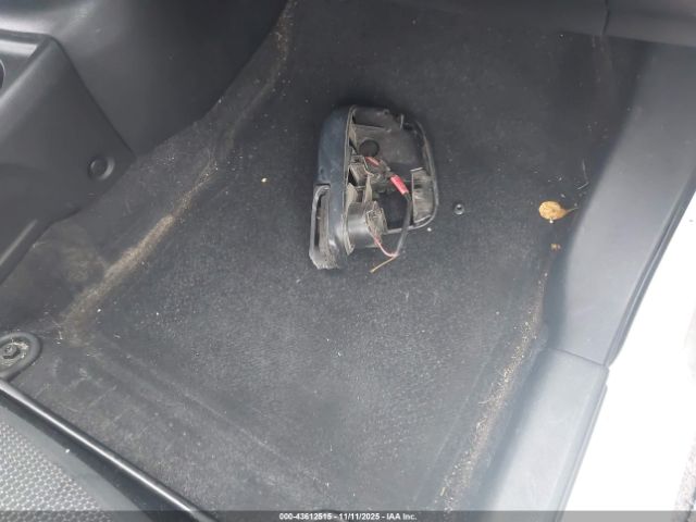 Nissan Versa 1.6 Sv Image 10