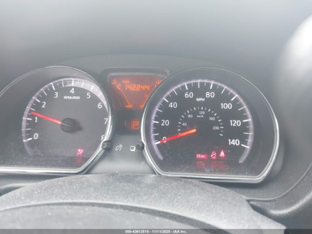 Nissan Versa 1.6 Sv Image 8