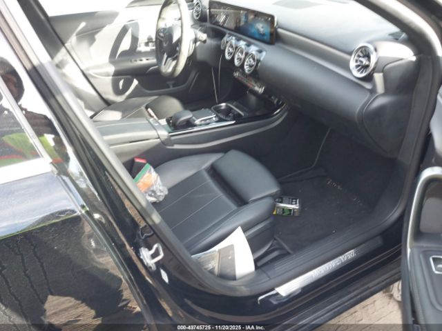 Mercedes-Benz A-Class 4matic Image 4