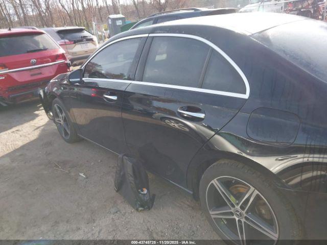 Mercedes-Benz A-Class 4matic Image 9