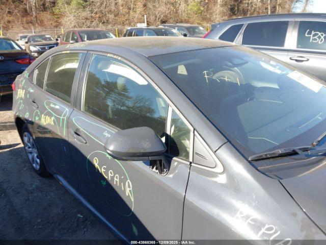 Toyota Corolla Le Image 12