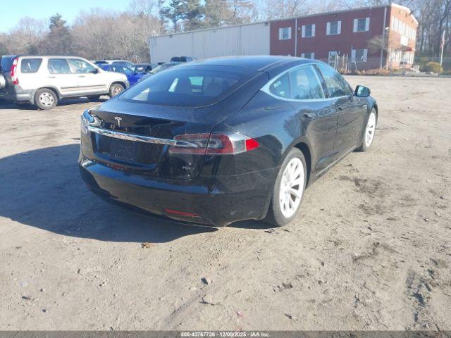 Tesla Model S Image 2