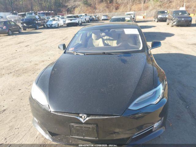 Tesla Model S Image 10