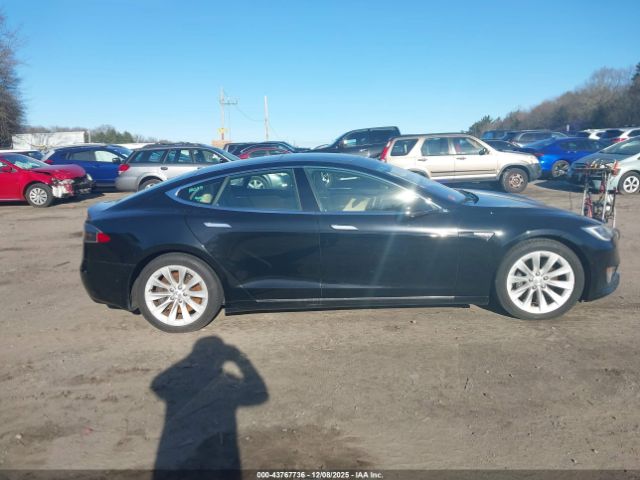 Tesla Model S Image 12