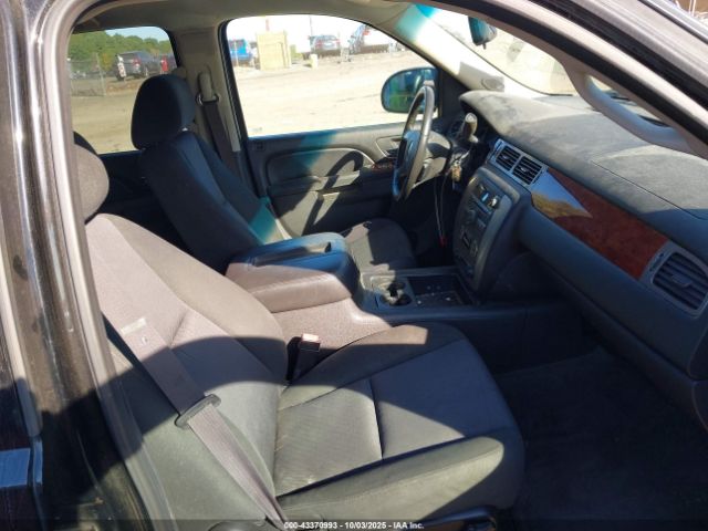 GMC Yukon Sle Image 6