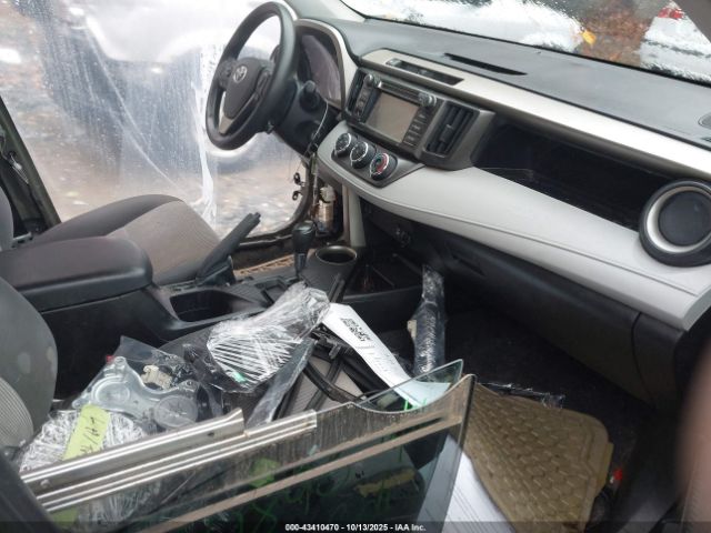 Toyota RAV4 Le Image 3