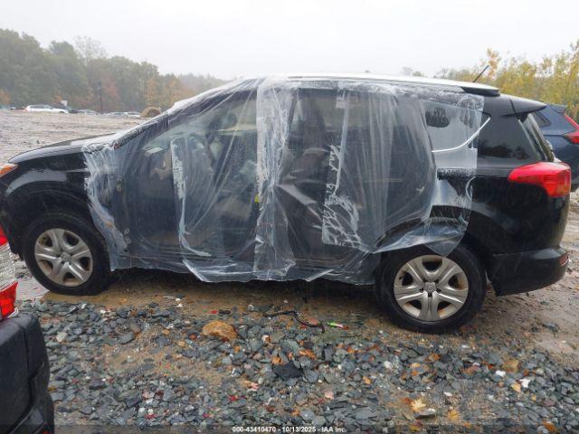 Toyota RAV4 Le Image 9