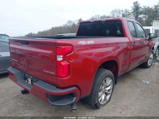 Chevrolet Silverado 1500 Custom Image 4