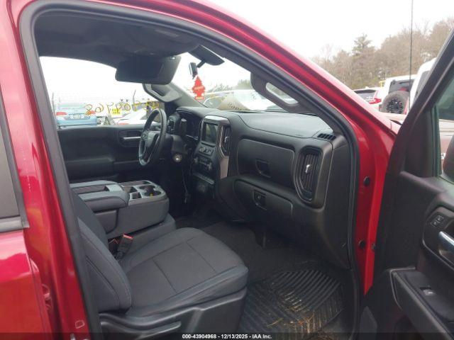 Chevrolet Silverado 1500 Custom Image 3