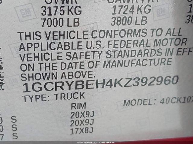 Chevrolet Silverado 1500 Custom Image 11