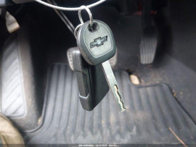 Chevrolet Silverado 1500 Custom Image 10