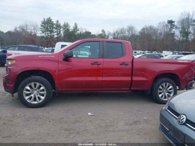 Chevrolet Silverado 1500 Custom Image 12