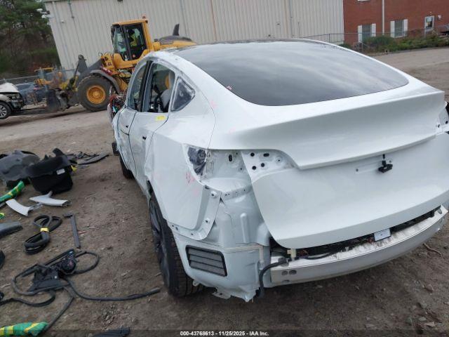 Tesla Model Y Performance Dual Motor All-wheel Drive Image 5